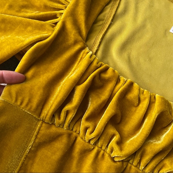 🍯 FREE PEOPLE HONEY VELVET PUFFY SLEEVE CROPPED TOP! - Picture 10 of 11